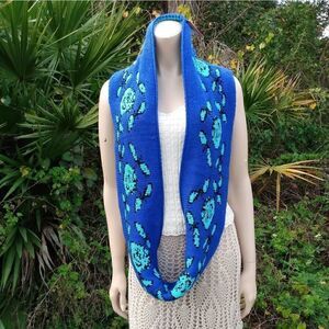 NWT Betsy Johnson Blue & Mint Floral Infinity Scarf